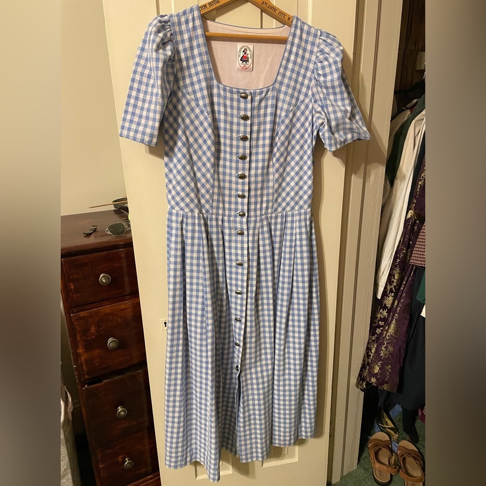 Salzburger Dirndl Look Blue and White Gingham Button-Down Dress Oktoberfest